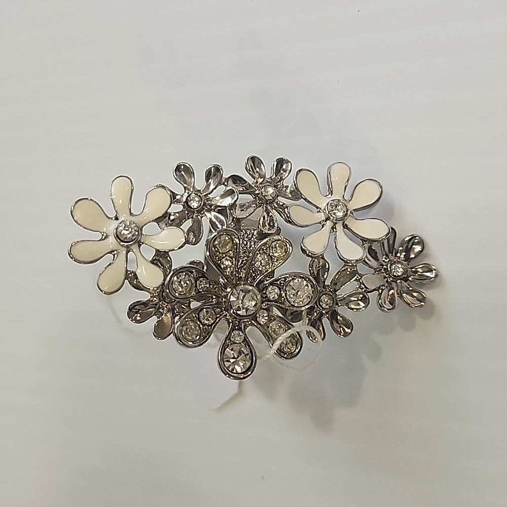 #42 Silver and white flower ring